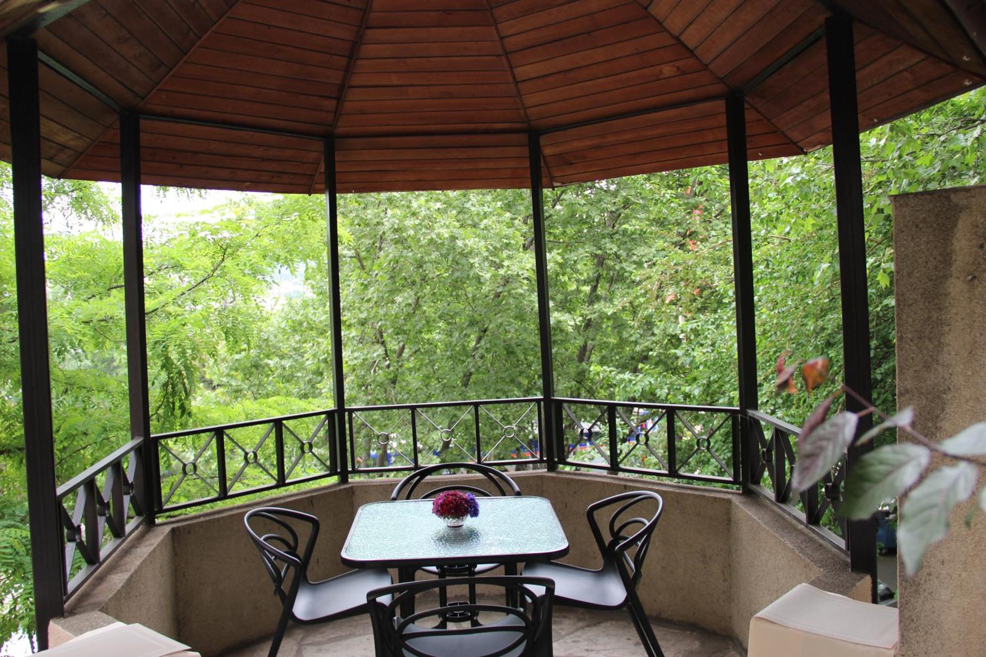 Iliani Hotel Tbilisi Bagian luar foto